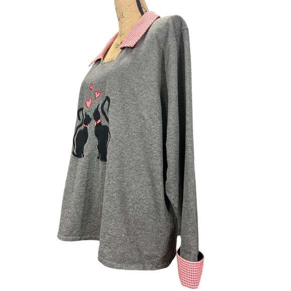 C & K designs. EC gray and red lightweight top with embroidered cats. Size 1X - Picture 3 of 4
